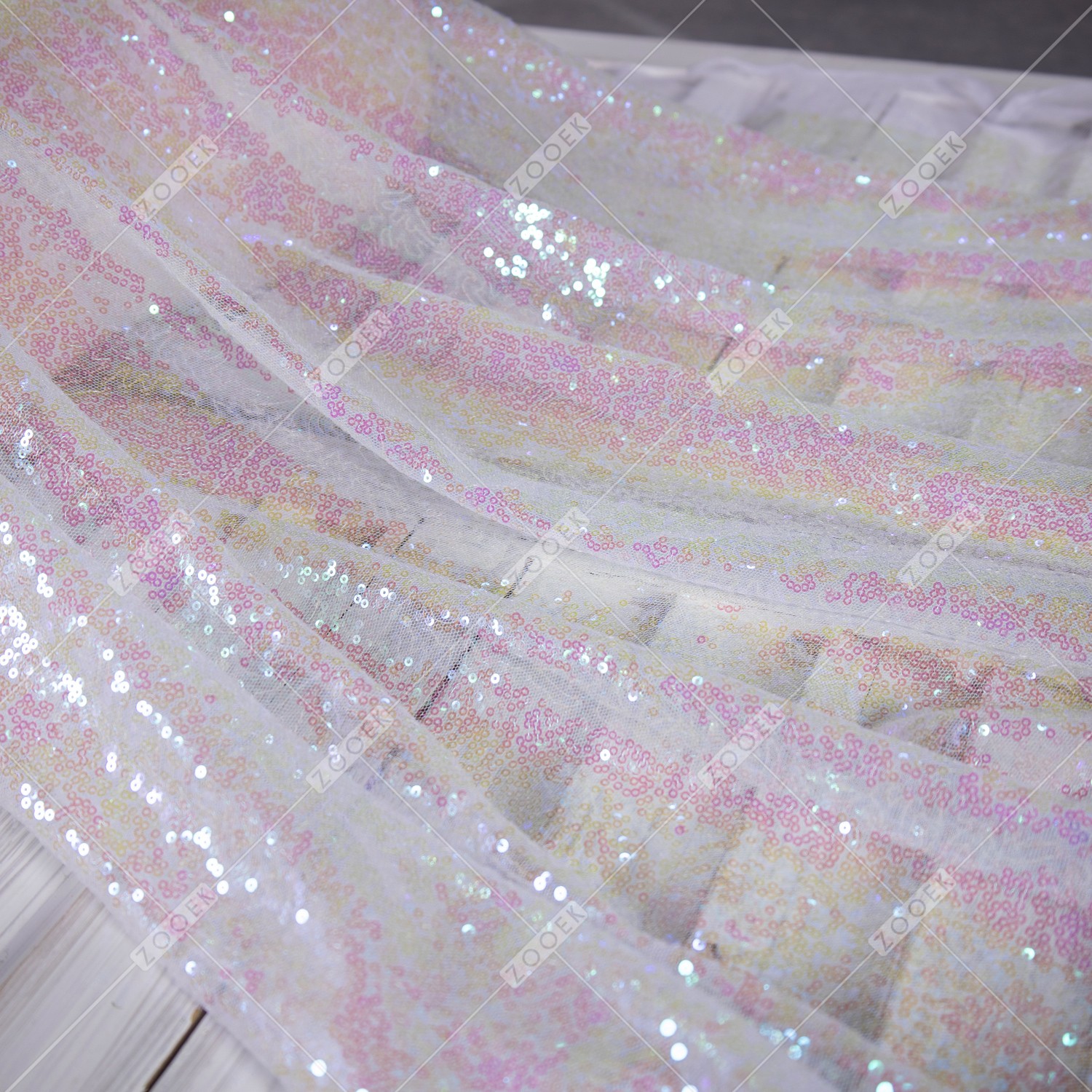 Stunning Iridescent Fabrics for Dresses and Decorations ZOOEK