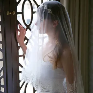 1 tier elbow length blusher veil with scalloped lace edge