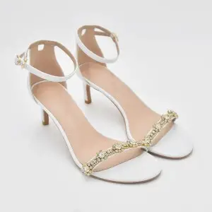 luxury diamonds buckle strap womens party sandals