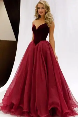 strapless curved v neck burgundy velvet tulle prom gown